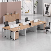 Meja Kantor Staf Persegi Panjang Ramah Lingkungan Modular Sederhana Modern dengan Partisi dan Loker untuk Komputer Karyawan
