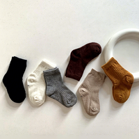 Chaussettes fines en coton pour bébés et enfants - Saison printemps/automne Couleurs unies (Noir/Blanc/Gris) Coupe basse 0-5 ans Polyvalentes