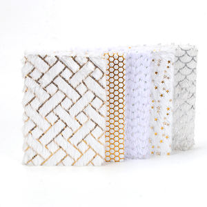 Journal Kawaii Fluffy B5 enveloppé d'une couverture en peluche rose pastel avec bande élastique, idéal pour la prise de notes créatives - Product Image 2