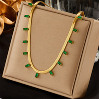 Lot en gros de colliers superposés avec pendentifs plaqués or 18 carats, perles d'été et pierres naturelles