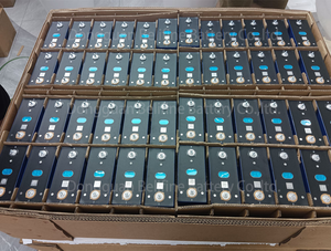 Batería de Iones de Litio Prismática de Grado A, Celdas LFP de 3.2V 15Ah 25Ah 30Ah 50Ah 100Ah 105Ah 150Ah 200Ah 280Ah 304Ah 320Ah 340Ah - Product Image 4
