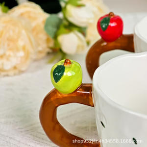 Taza de Café de Cerámica con Diseño Creativo Estilo InS, Color Subesmaltado, Producto Nuevo, Hecha y Pintada a Mano, con Diseño de Manzana para el Hogar - Product Image 6