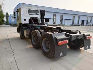 Camion tracteur <span class=keywords><strong>d</strong></span>'occasion 6x4, 371 CV, conduite à droite, capacité de <span class=keywords><strong>remorquage</strong></span> 40-50T, poids lourd, pour transport longue distance, <span class=keywords><strong>prix</strong></span> bas - Product Image 5