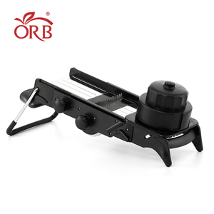 Mandoline de cuisine professionnelle tout-en-un pour légumes, avec lame en acier inoxydable, réglable manuellement pour julienne et dés. - Product Image 6