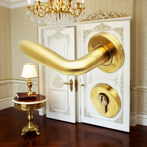 Poignée <span class=keywords><strong>de</strong></span> fenêtre en alliage <span class=keywords><strong>de</strong></span> zinc, traction moderne plaquée laiton PVD pour tour d'inclinaison à battant - Product Image 1