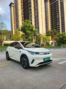 Auto Usado de <span class=keywords><strong>Segunda</strong></span> <span class=keywords><strong>Mano</strong></span>, BYD Dolphin Smart Leading Edition, Mayo 2025, Autonomía Oficialmente Establecida en 420, Batería en Buen Estado - Product Image 3