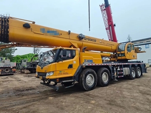 Grúa hidráulica profesional de uso pesado en oferta, modelo QY80K, capacidad de carga nominal de 80 toneladas, 2800 horas de uso, para uso industrial. - Product Image 4