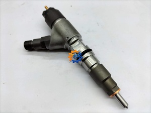 หัวฉีดน้ำมันเชื้อเพลิงเครื่องยนต์ดีเซล C7.1 C4.4 รุ่น E320D2 E323D2 E324 E325 อะไหล่รถขุด 0445120347 - Product Image 3