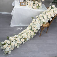 Décoration Florale Artificielle de Table, Centre de Table en Roses Rouges Artificielles, Chemin de Table de Fleurs Rouges Faux pour Décoration de Table de Mariage
