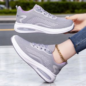 Zapatillas deportivas casuales de <span class=keywords><strong>mujer</strong></span> de color liso con parte superior de malla y tacón bajo, estilo nuevo primavera 2026, suela blanda, cómodas para correr y <span class=keywords><strong>tenis</strong></span>, con cordones. - Product Image 4