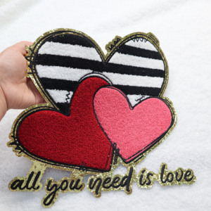 Bordado personalizado Día de San Valentín brillo carta Hey Sugar Logo parche hierro en Chenille parches para ropa - Product Image 6