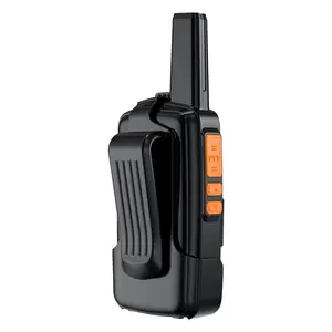 Radio a 2 vie ricaricabili a mani libere Walkie talkie ricetrasmettitore Radio bidirezionale con caricatore USB per escursioni in campeggio