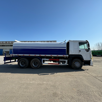 Camion-citerne à eau diesel SINOTRUCK HOWO 20000L à prix raisonnable, transmission 6x4, moteur en acier au carbone, prix d'usine, en stock