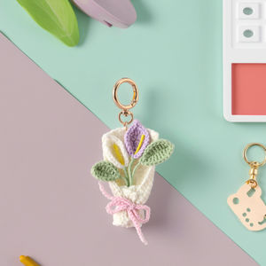 Yüksek kalite el yapımı gelinçiceği çiçek örme peluş anahtarlık Mini tığ çiçek buket anahtarlık kolye hediye anahtarlık oyuncaklar - Product Image 5