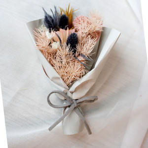 Cadeau en boîte aux lettres, fleurs séchées, mini fleurs préservées, décoration intérieure, bouquet bohème pour demoiselle d'honneur, cadeau d'anniversaire, cadeaux de fête des mères pour elle - Product Image 4