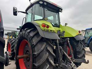 จอยสติ๊กควบคุม <span class=keywords><strong>CLAAS</strong></span> <span class=keywords><strong>850</strong></span> AXION รถแทรกเตอร์มือสองพร้อมใช้งาน เกียร์บ็อกซ์พร้อมใช้งาน 100% สภาพดีเยี่ยม สำหรับงานเกษตร นำเข้าจากเยอรมนี - Product Image 6