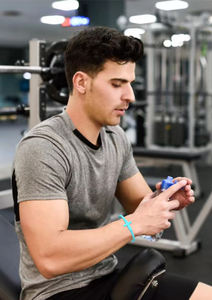 Pulsera de Silicona Cruzada de Nuevo Diseño 2024, Variedad de Colores, Ideal para Promociones y Regalos Empresariales - Product Image 5