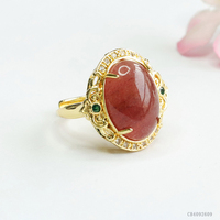 Anneaux de pierre d'énergie plaqué or anneaux de quartz de cristal de guérison pour les femmes anneaux de quartz de fraise de cristal de Chakra de style courtois