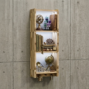 Estante de Pared de Madera Maciza de 3 Niveles, Estilo Moderno y Minimalista, con Ganchos Inferiores para Organización - Product Image 5