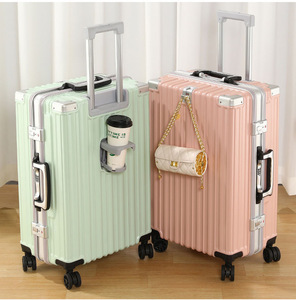 <span class=keywords><strong>Lot</strong></span> de valises en gros 20, 22, 24, 26 pouces avec port USB intégré, porte-gobelet pliable et crochet, idéal pour les sorties quotidiennes en extérieur - Product Image 4