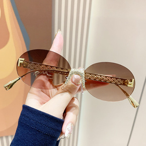 Rhinestone Encrusted Oval <b>Sunglasses</b> UV400 PC Frame Unisex Light Protection Type 3 Sunshades - Product Image 4