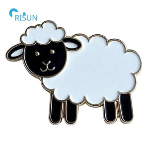 Broche en émail doux et personnalisable, pour revers, en forme d'animaux de dessin animé, <span class=keywords><strong>mouton</strong></span>, chèvre, agiga, nouveauté, fabrication - Product Image 3