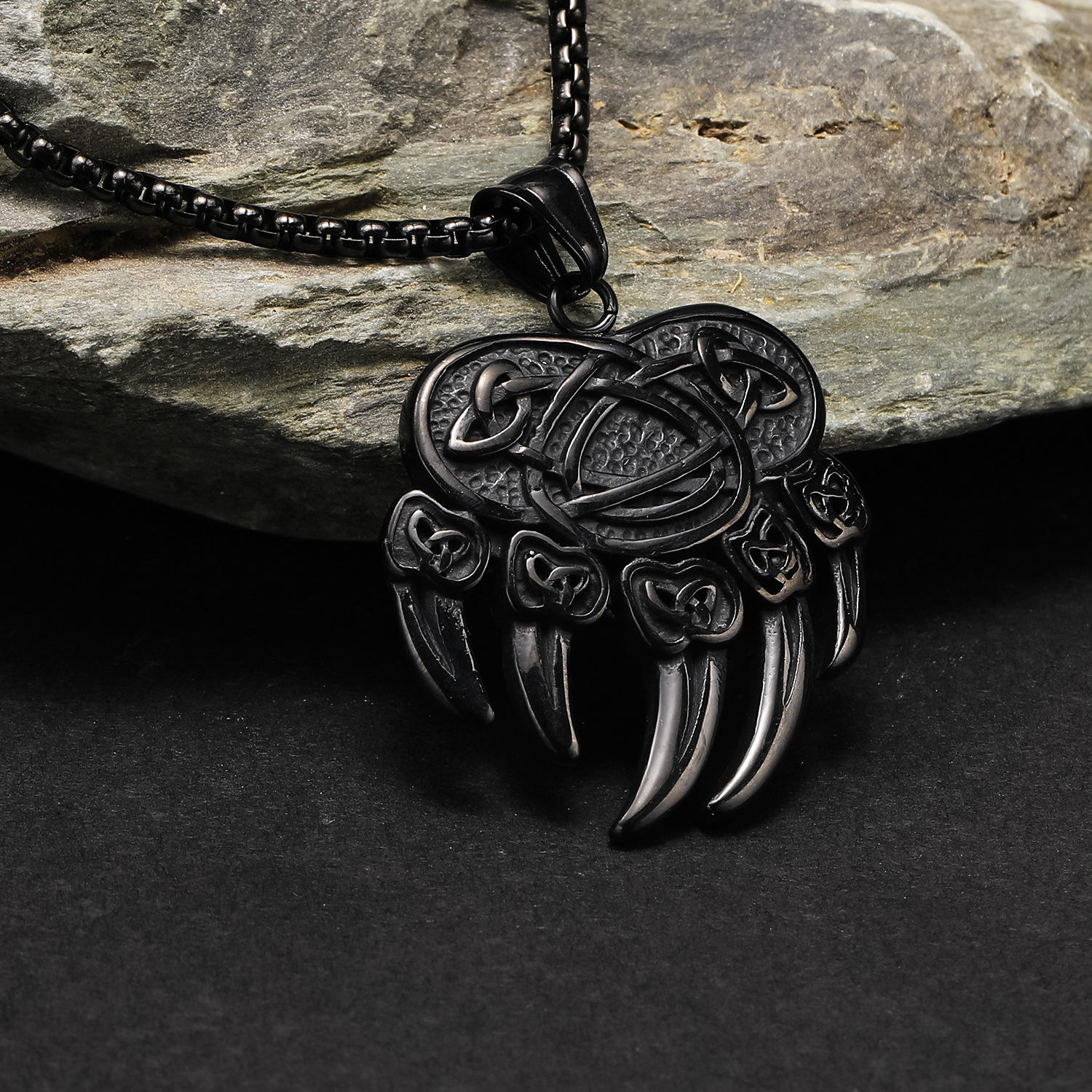 จี้สีดำ + โซ่มุกสี่เหลี่ยม3.0สีดำ60ซม