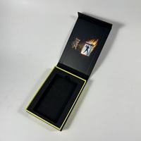 Boîte cadeau magnétique blanche de luxe personnalisée, emballage pliable, logo en relief, carton rigide, emballage en papier pliable, emballage personnalisé pliable