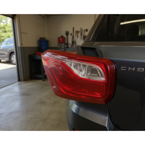 Luz Trasera para Chevrolet Equinox 2018-2019, Lado Derecho Exterior, Nueva, Repuesto, Sistema de Iluminación Automotriz Halógeno Xenón, 12V - Product Image 1