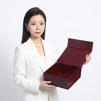 Boîtes en carton pour vêtements, vente en gros, logo personnalisé, emballage de produits de luxe, t-shirt, boîtes pliantes en papier magnétique brillantes pour cadeaux