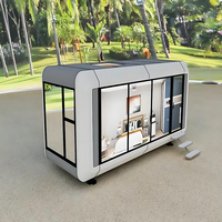 Capsule spatiale hôtelière de luxe moderne Apple House, bâtiment résidentiel préfabriqué avec terrasse pour villas et parcs.