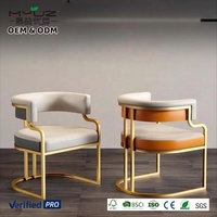 2026 MYUZ OEM Chaise d'appoint pivotante et réglable en hauteur, style luxe léger, avec accoudoirs plaqués or et revêtement en cuir, pour salon de manucure, salon de beauté et salle à manger