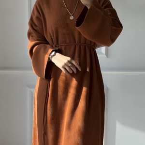 Abaya côtelée pour femme, robe musulmane longue à manches longues, coupe ample avec ceinture, tenue décontractée - Product Image 3