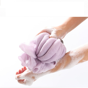 Muestra gratis Tira larga <span class=keywords><strong>de</strong></span> <span class=keywords><strong>espuma</strong></span> Suministros <span class=keywords><strong>de</strong></span> baño Bola <span class=keywords><strong>de</strong></span> malla suave Volver Cuerpo Cepillo Forma <span class=keywords><strong>de</strong></span> flor Durable PE Material <span class=keywords><strong>de</strong></span> sisal Toalla <span class=keywords><strong>de</strong></span> baño - Product Image 3