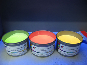 หมึกออฟเซ็ตยูวีแบบเรืองแสงมองไม่เห็น สีเหลือง 500 กรัม/กระป๋อง - Product Image 4