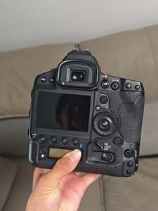 Appareil photo reflex numérique professionnel d'occasion Ca-non EO-S-1D X Mark III (boîtier uniquement), poignée verticale intégrée, prise de vue en rafale haute vitesse - Product Image 4