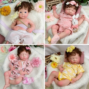 Poupées Reborn Personnalisées avec Cheveux Implantés, Coiffure Bouclée/Droite, Options Multicolores, Poupée Bébé Réaliste en Silicone <span class=keywords><strong>pour</strong></span> Collectionneurs - Product Image 3