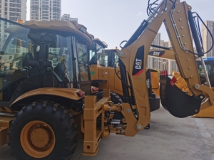 Japan Original for 420F <b>Backhoe</b> <b>Loader</b> 4x4 Wheel <b>Loader</b> with Euro5/EPA Engine and Hydraulic Pump - Product Image 3