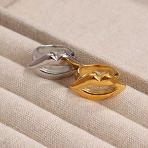 Anillos de <span class=keywords><strong>Labio</strong></span> en Forma de Corazón de Acero Inoxidable con Baño de Oro de 18K <span class=keywords><strong>para</strong></span> Mujer, Estilo Personalizado; Venta al por Mayor Directa de Fábrica Dongguan - Product Image 4