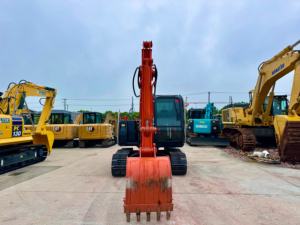 Miniexcavadora Hidráulica Hitachi ZX70 Usada de Buena Calidad, Pocas Horas de Uso, Motor y Transmisión en Perfecto Estado, Ideal para Trabajos de Paisajismo y Urbanismo - Product Image 6