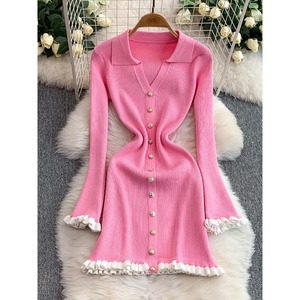 Abito da Donna <span class=keywords><strong>in</strong></span> <span class=keywords><strong>Maglia</strong></span> con Scollo a V e Maniche Svasate, Nuova Collezione Autunno 2026, Elegante e di Classe, Vendita all'Ingrosso - Product Image 1