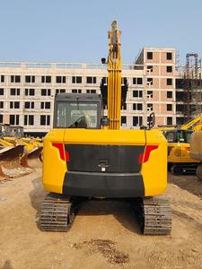 Descubra el poder de la excavación compacta con La miniexcavadora 9075F de 7,5 toneladas - Product Image 3