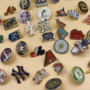 Tùy Chỉnh Ve Áo Pins Nhà Máy Bán Buôn Phim Hoạt Hình Ve Áo Pins Kim Loại Kẽm Hợp Kim Nam Châm Huy Hiệu Thiết Kế Logo Mềm Mại Và Cứng Men Pin - Product Image 1