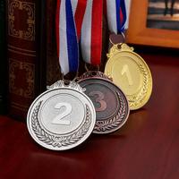Médaille de cadeau unique personnalisée de haute qualité Médaille de récompense de forme spéciale de conception de karaté 3D Fabriqué en Chine Matériau métallique
