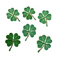 Broche en métal émaillé en forme de trèfle à quatre feuilles porte-bonheur, épingles à revers pour cadeaux de remise de diplôme pour étudiants, badges japonais et coréens