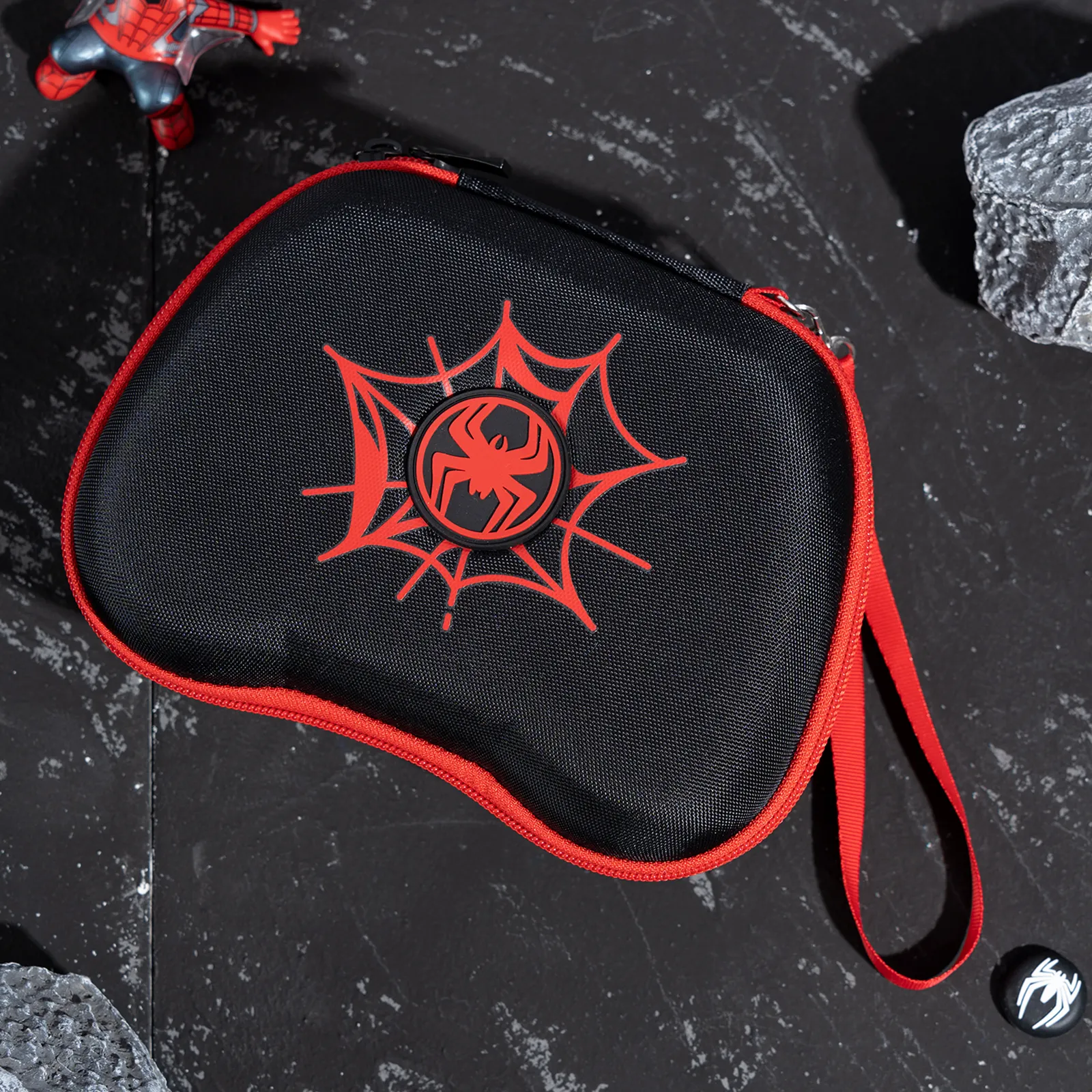 YOCORE Spider Man Estuche rígido de transporte Estuche protector Delgado HECHO DE EVA Estuche para controlador PS5 con dos tapas de agarre de pulgar gratis