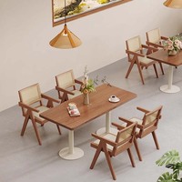 Tables et chaises de salle à manger rétro en bois sur mesure pour restaurants, cafés japonais haut de gamme, sièges de table et canapés pour influenceurs