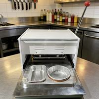 Machine d'emballage hygiénique pour boîtes de restauration en aluminium de taille moyenne, de qualité alimentaire, avec fermeture hermétique, adaptée aux restaurants