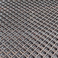 Grillage soudé vibrant à maille plate, traitement de découpe et de pliage, grillage métallique noir pour l'exploitation minière et l'énergie