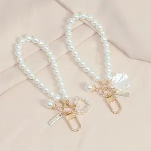 Fashion Love Shell bracelet Keychain Women's purse Bag Backpack Key Earphone case Pendant Accessories Gift White Pearl Key Chain